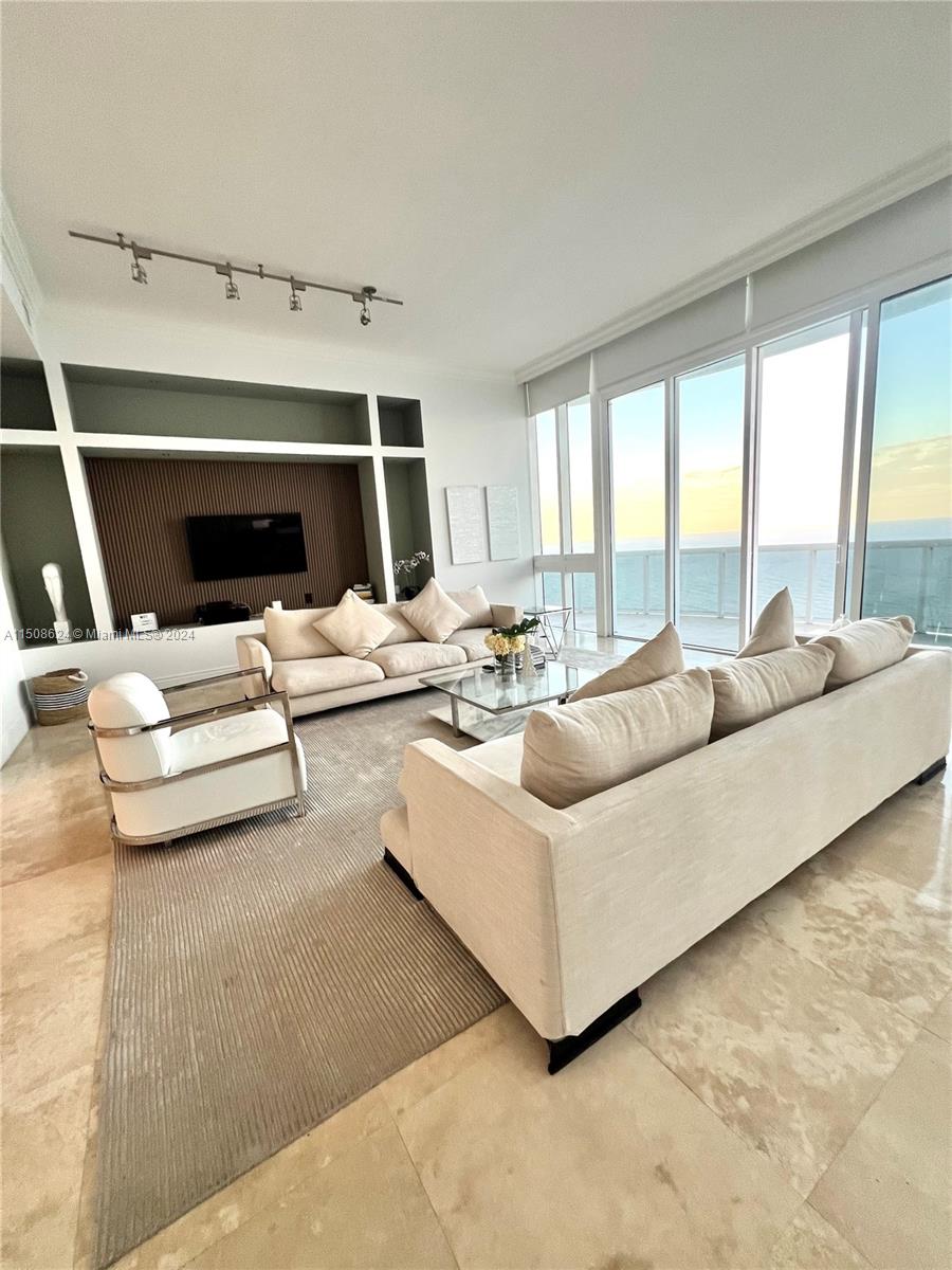 TDR TOWER I CONDO - Residential