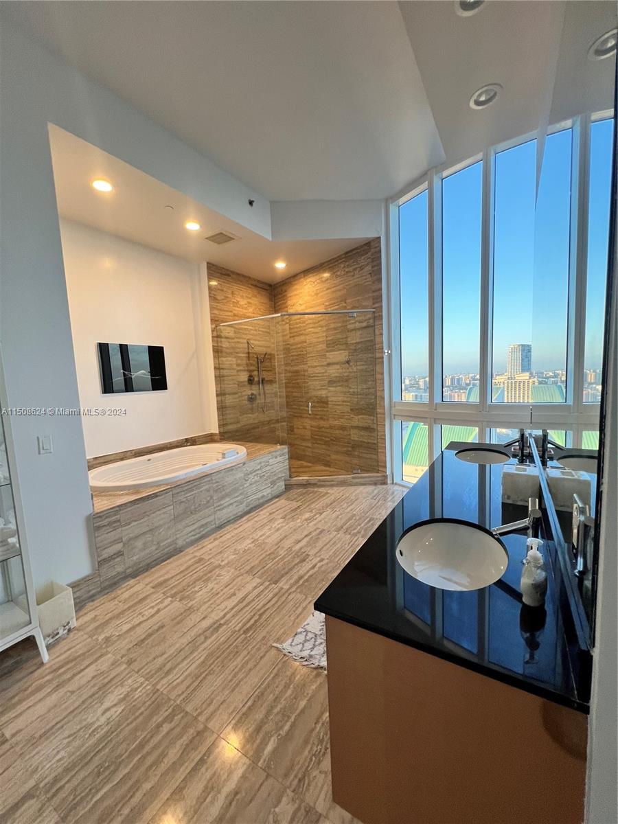 TDR TOWER I CONDO - Residential