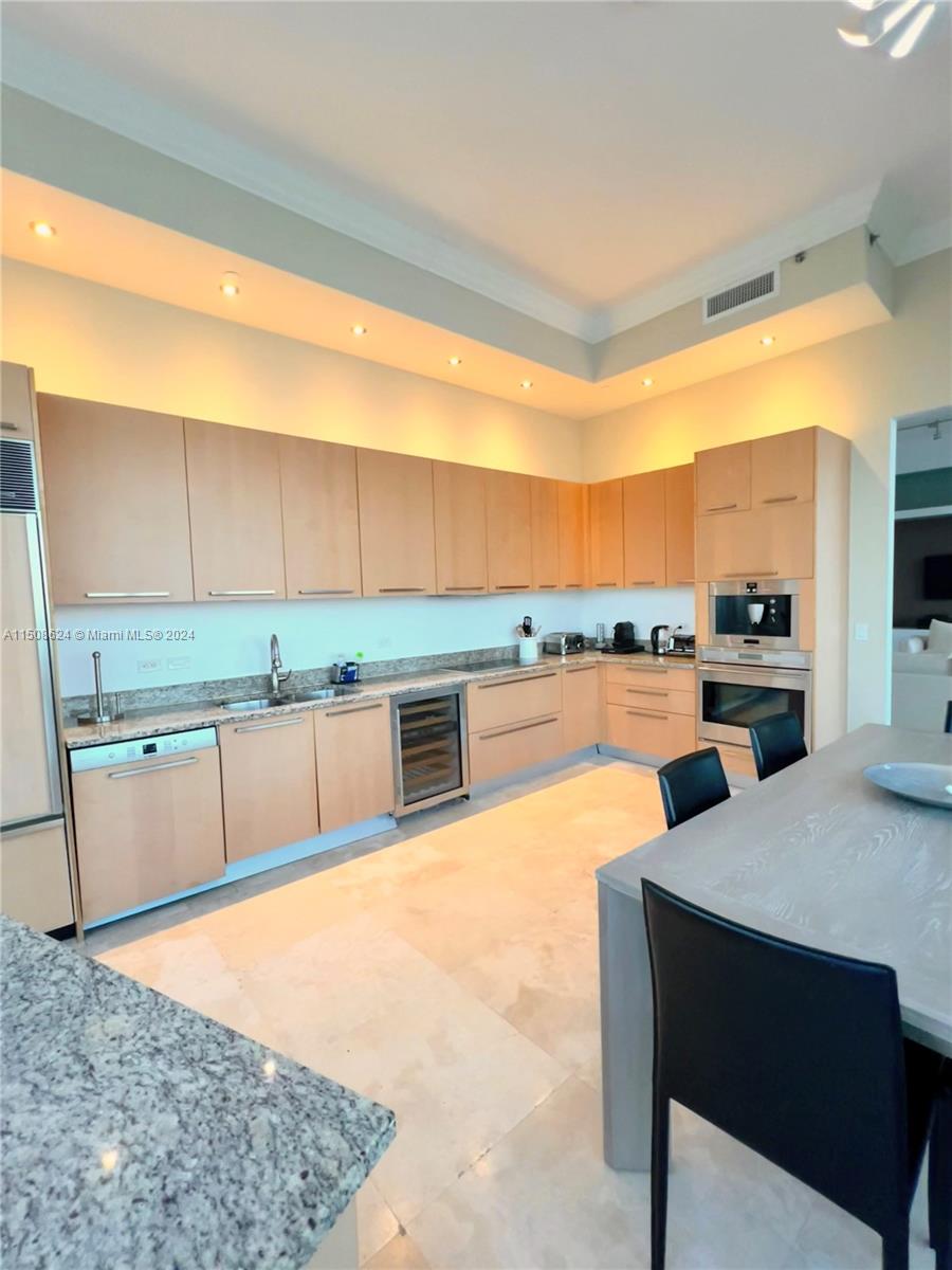 TDR TOWER I CONDO - Residential