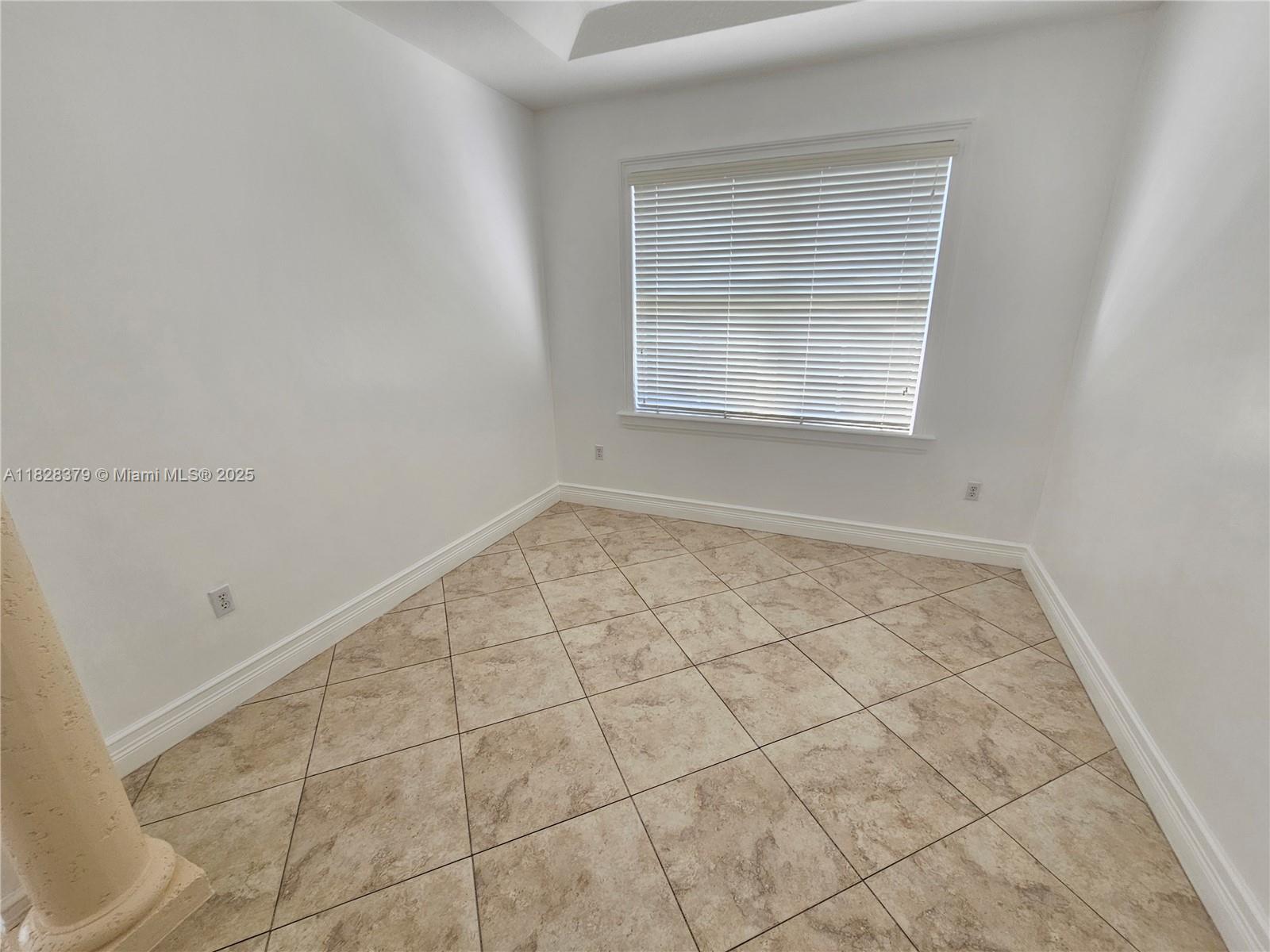 5450 SW 165 CT
