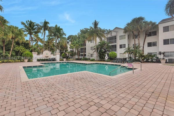 5760 ROCK ISLAND RD APT 339, TAMARAC, FL 33319 - Image 3ab08c8d7601637cc36619570469fe42/1925687474