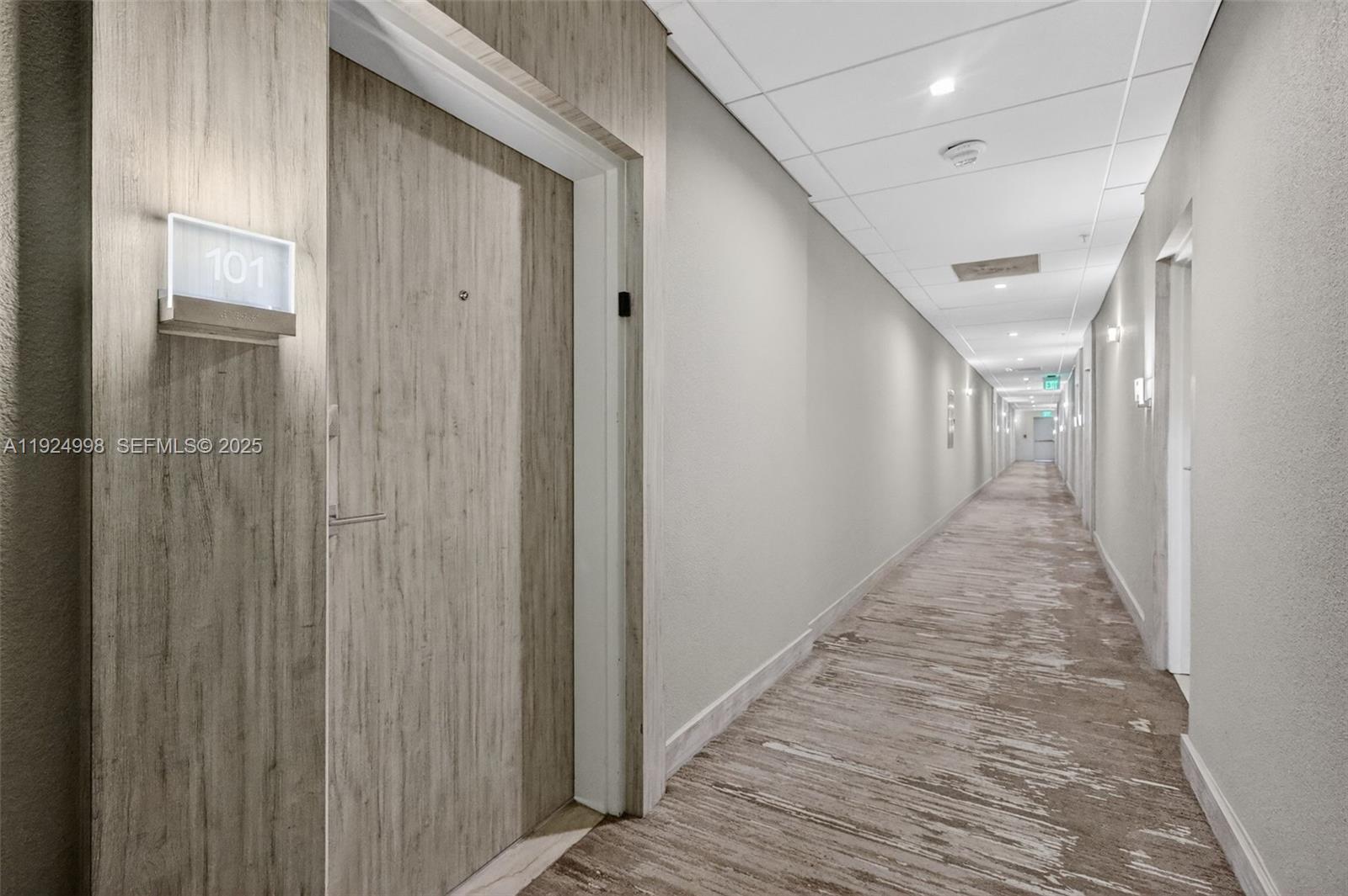 10275 Collins Ave 101