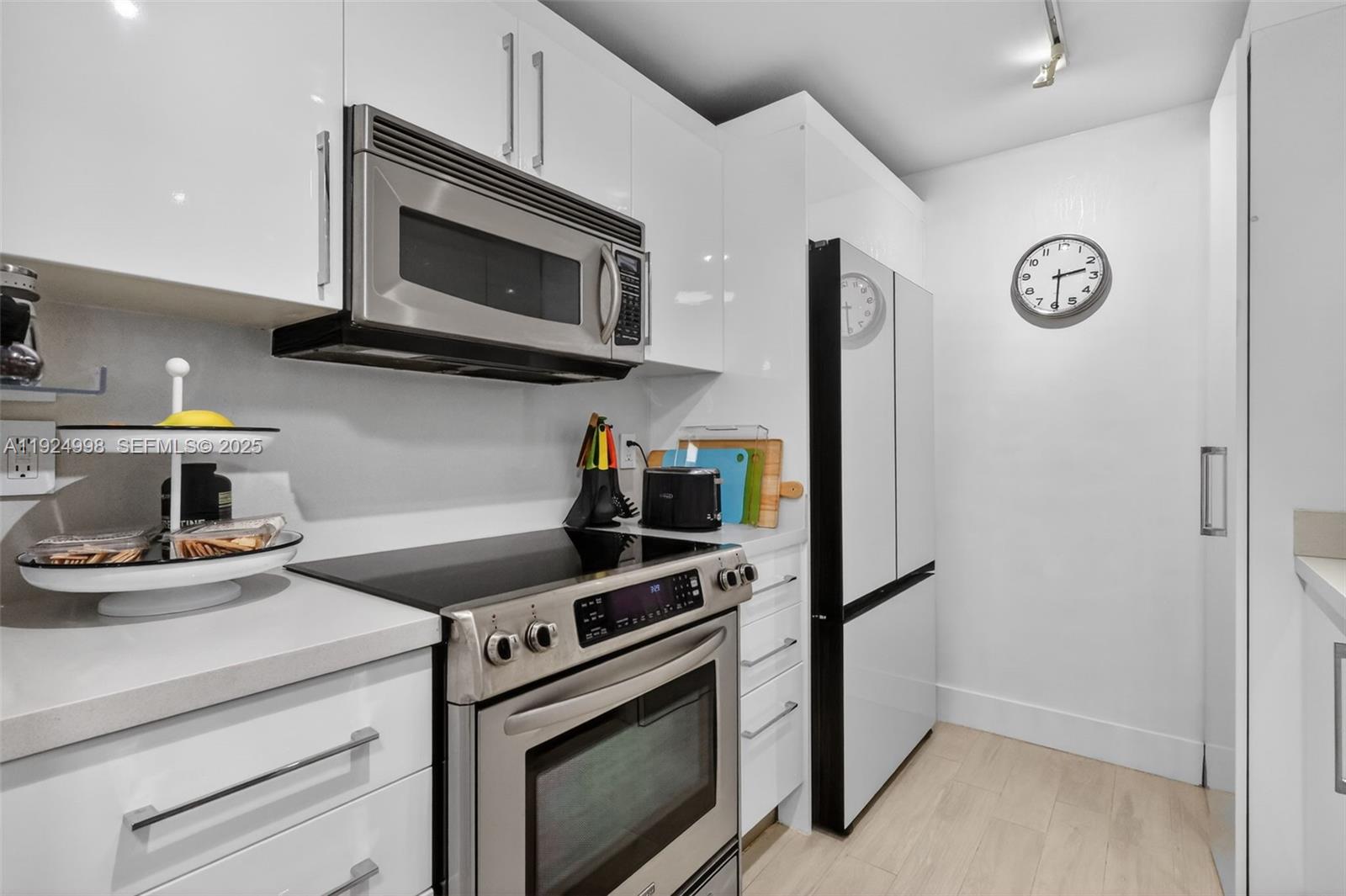 HARBOUR HOUSE - Residential Lease