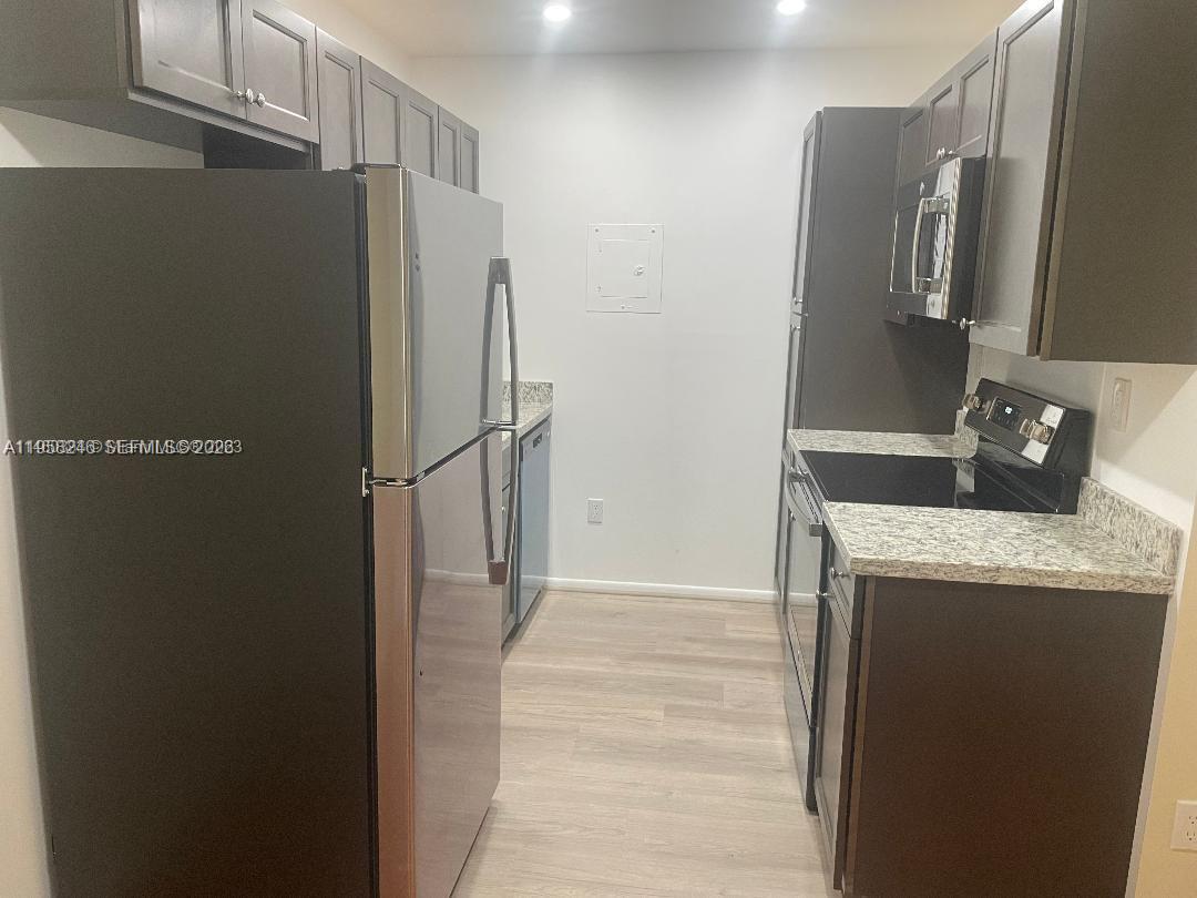 10784 N Kendall Dr D4