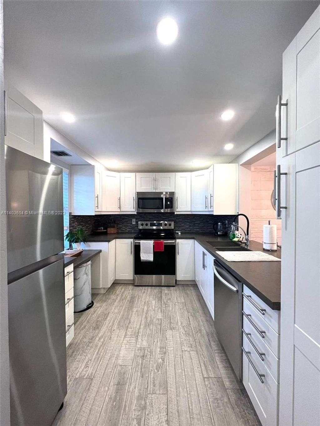 Photo of 441 SE 3rd St #302, Dania Beach, FL 33004 (MLS # A11403614)