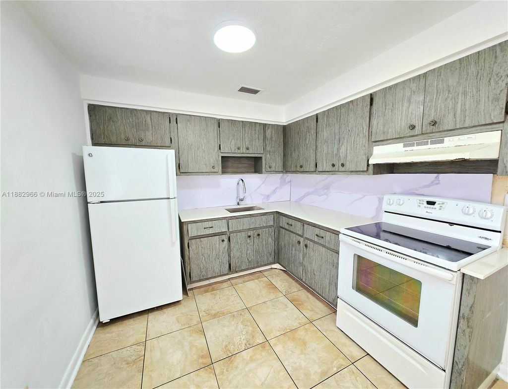 Photo of 3770 SW 59th Ave #1, Davie, FL 33314 (MLS # A11882966)