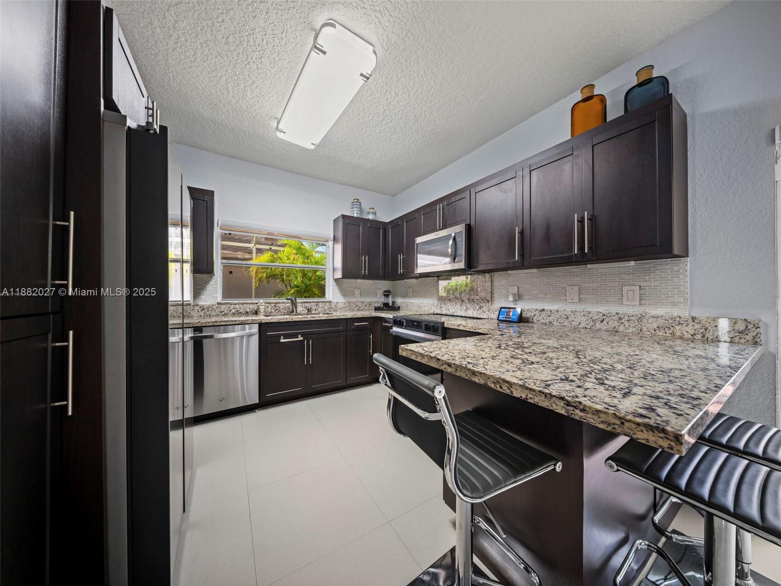 AMARETTO 1ST ADDN - Residential Lease