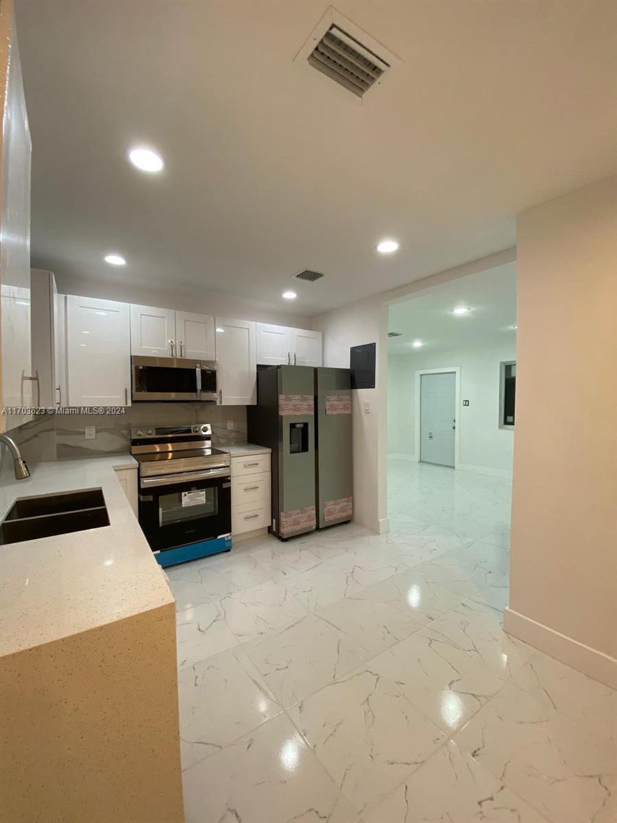 LAUDERDALE HOMESITES FIRS - Residential