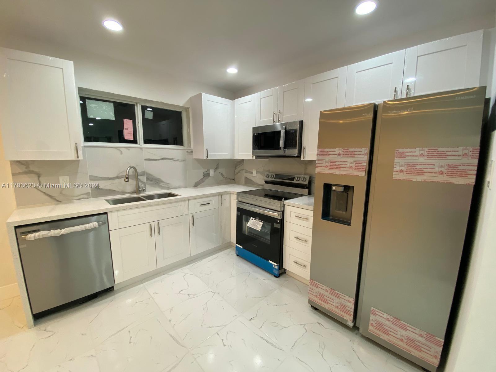LAUDERDALE HOMESITES FIRS - Residential