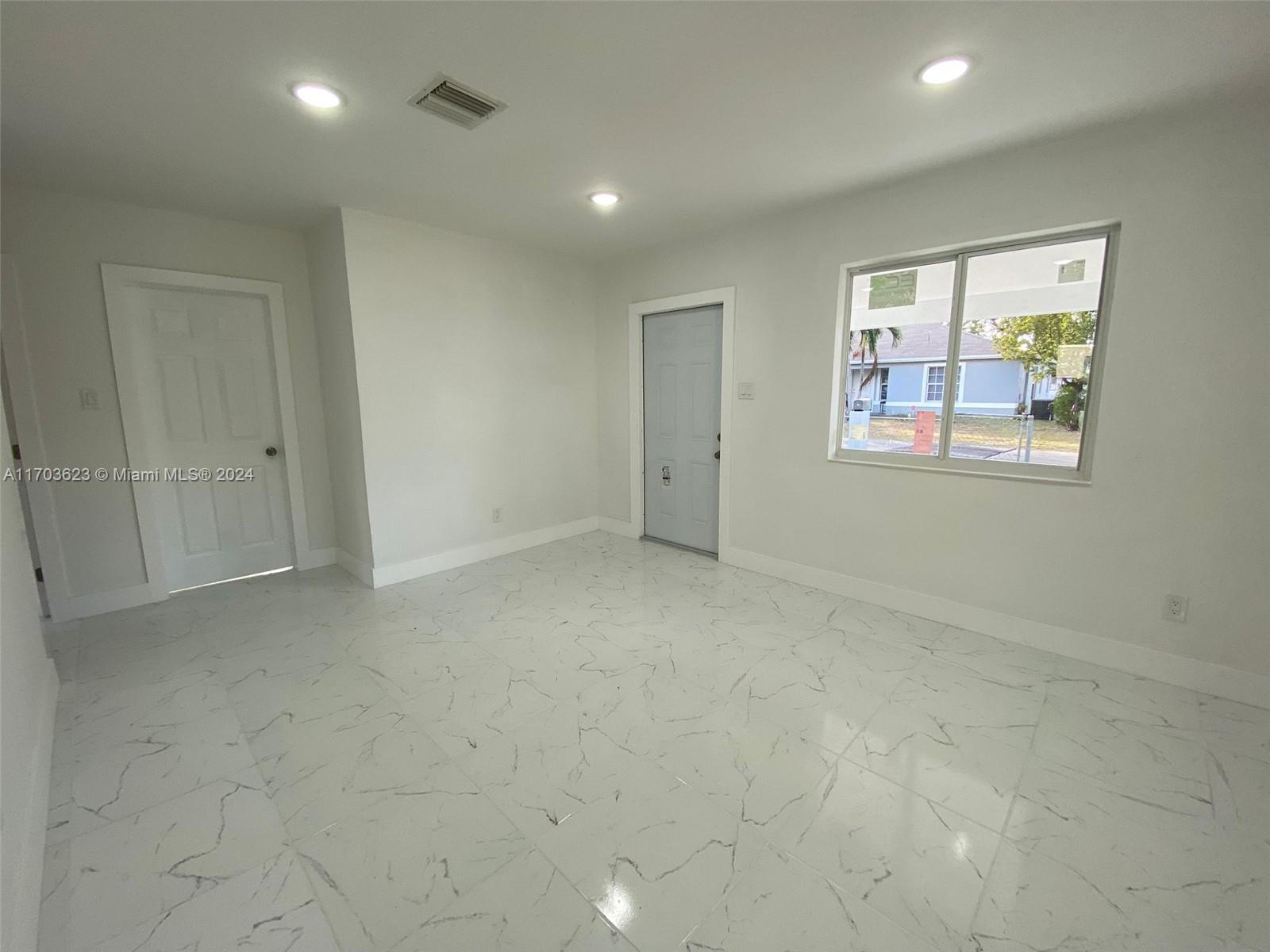 LAUDERDALE HOMESITES FIRS - Residential