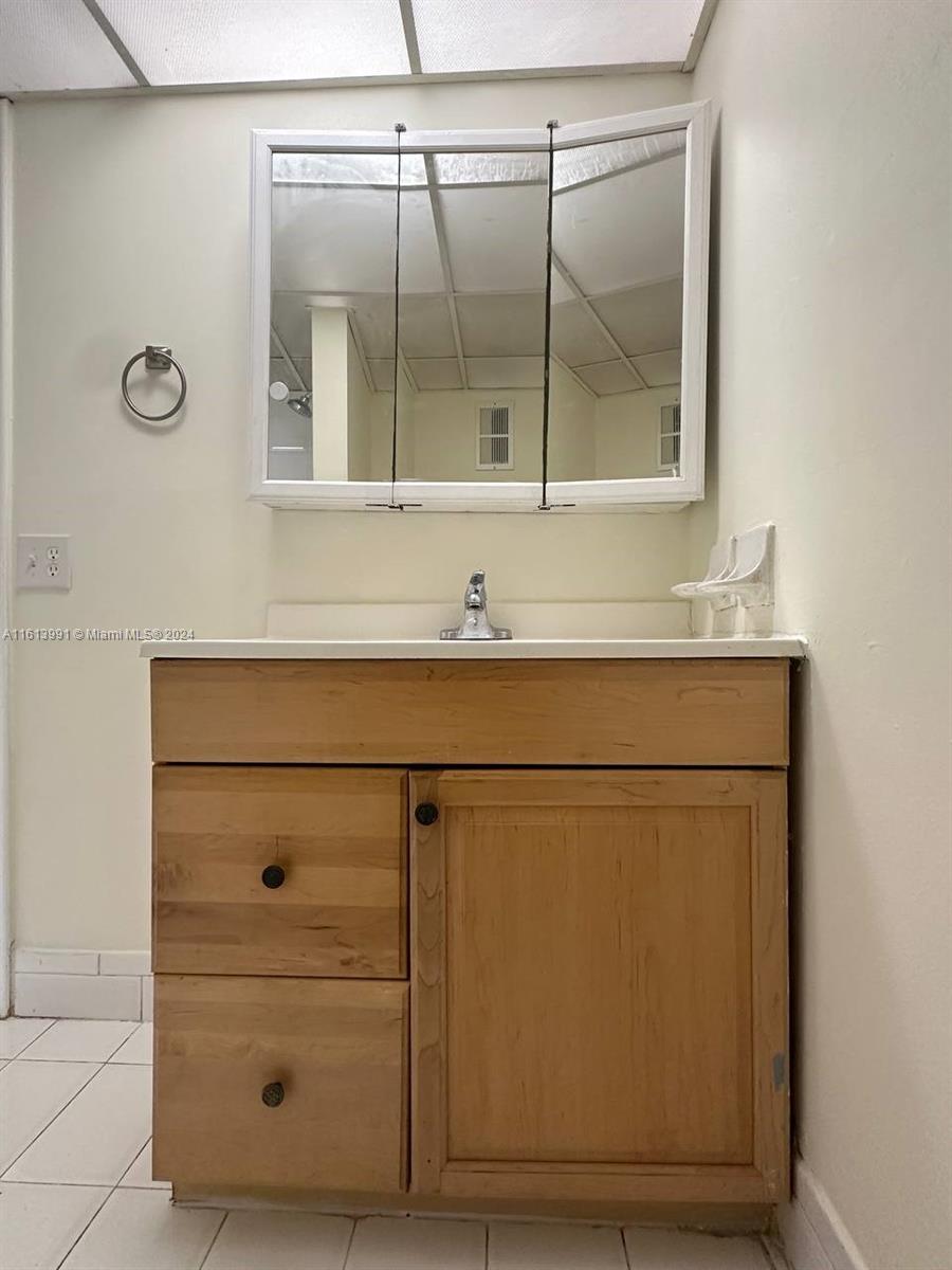 SAMARI LAKE EAST CONDO - Residential Lease