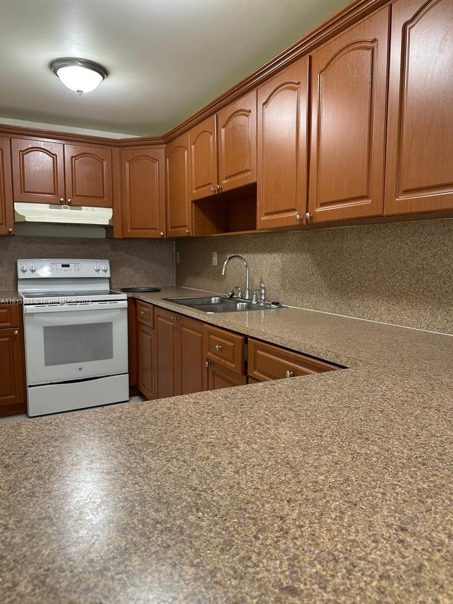 SAMARI LAKE EAST CONDO - Residential Lease