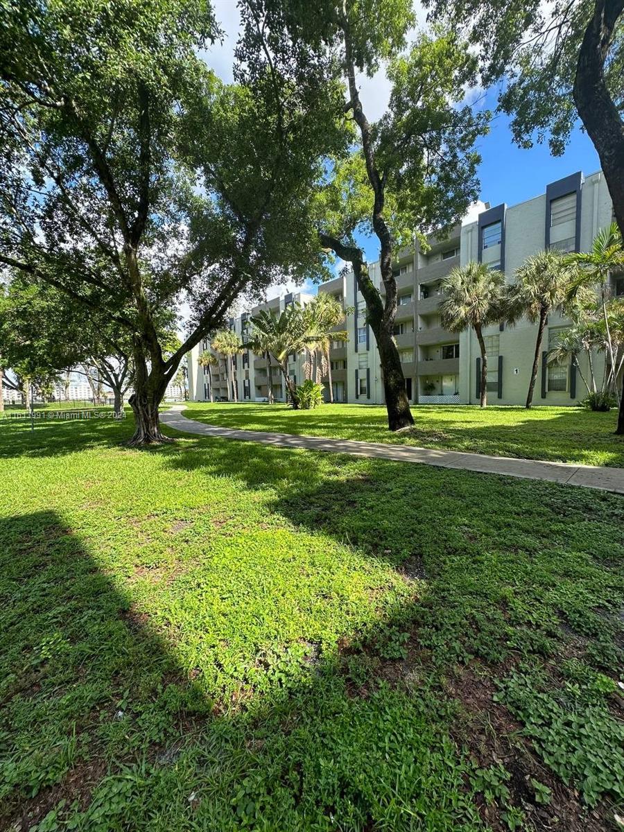 SAMARI LAKE EAST CONDO - Residential Lease