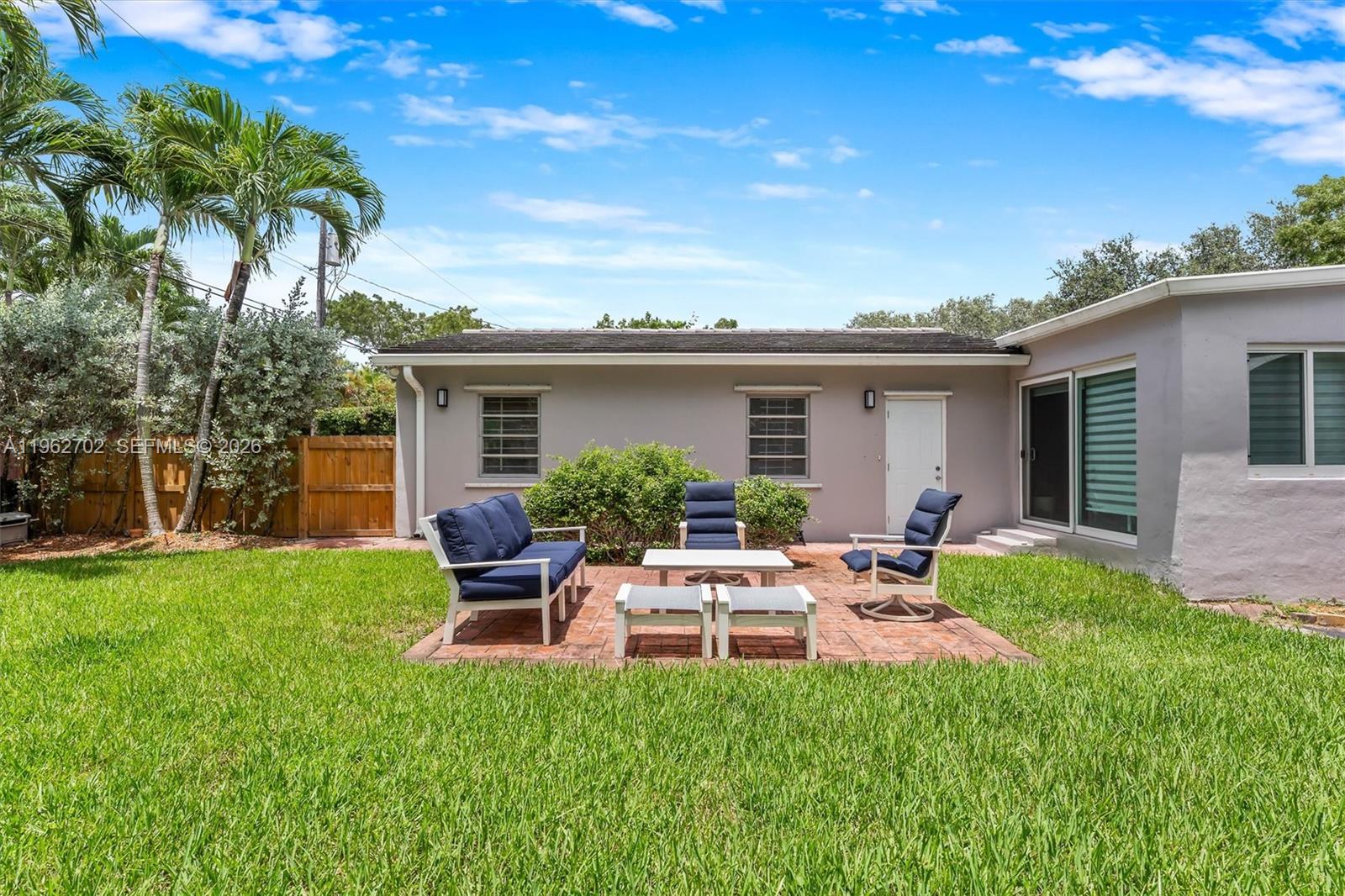 MIAMI SHORES SEC 5 - Residential