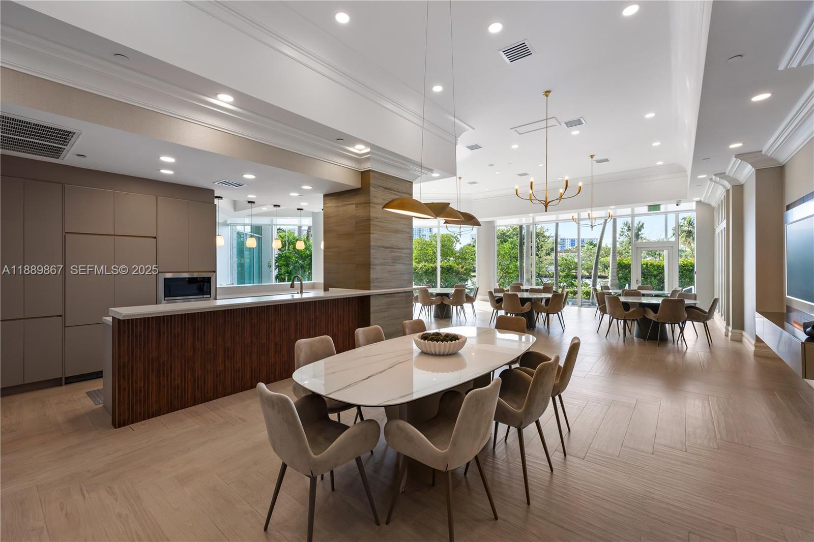 OCEANIA V CONDO - Residential