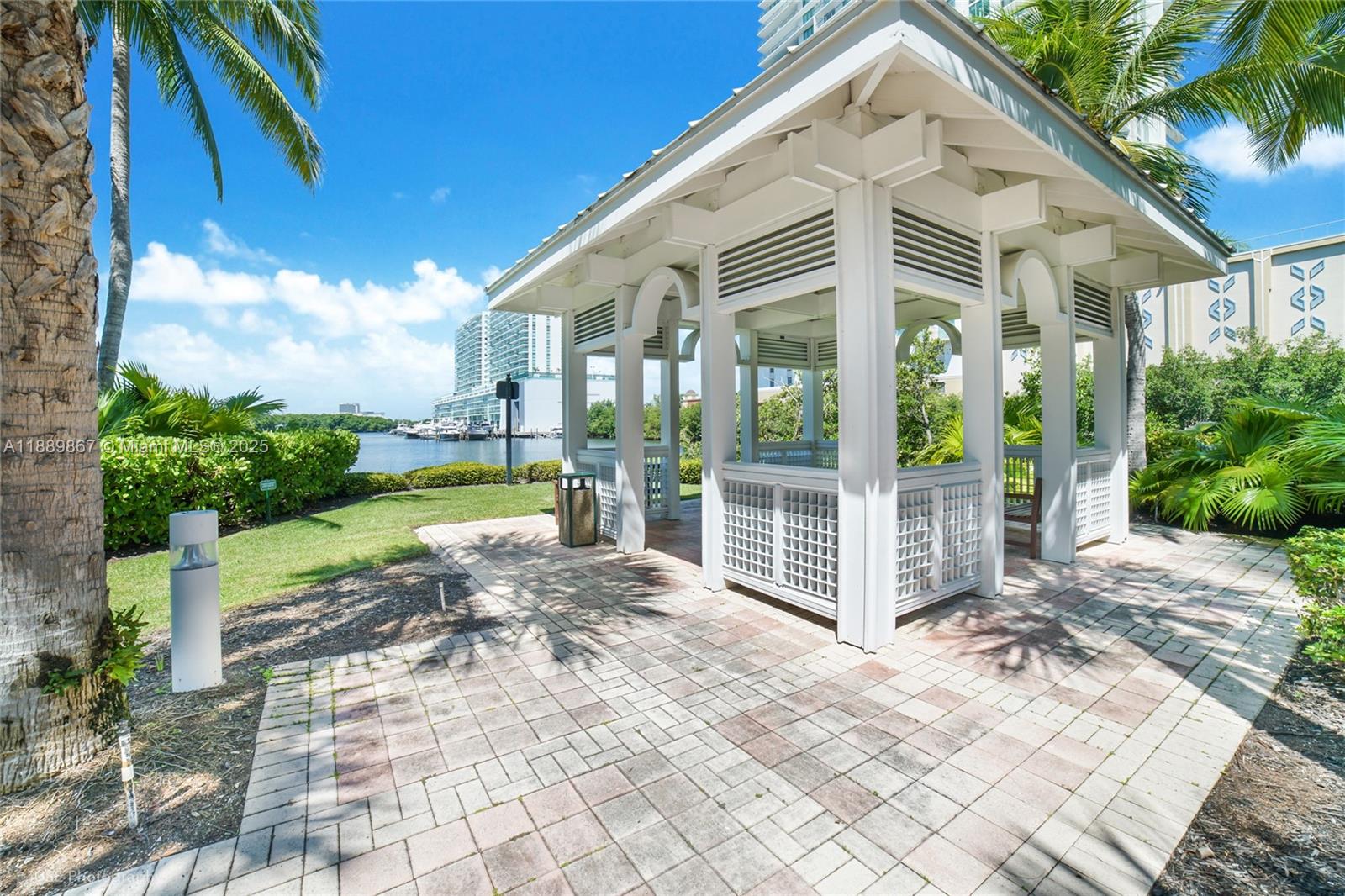 OCEANIA V CONDO - Residential