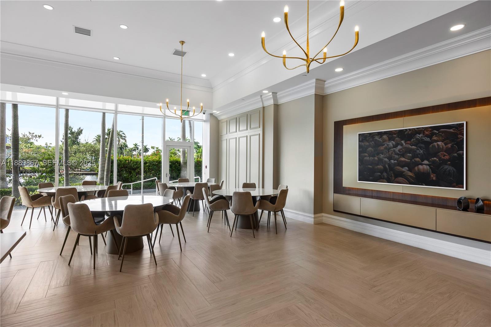 OCEANIA V CONDO - Residential