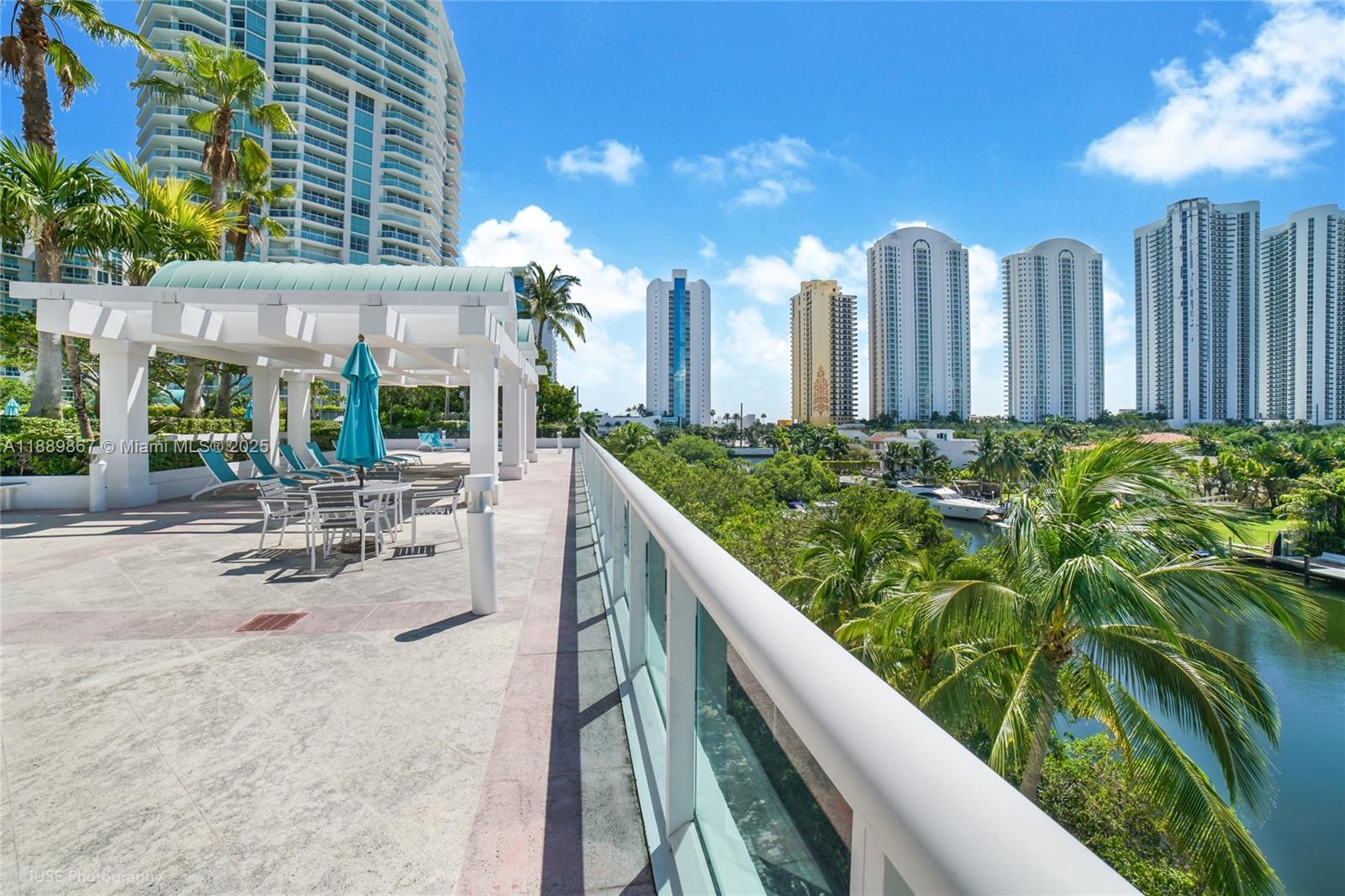 OCEANIA V CONDO - Residential