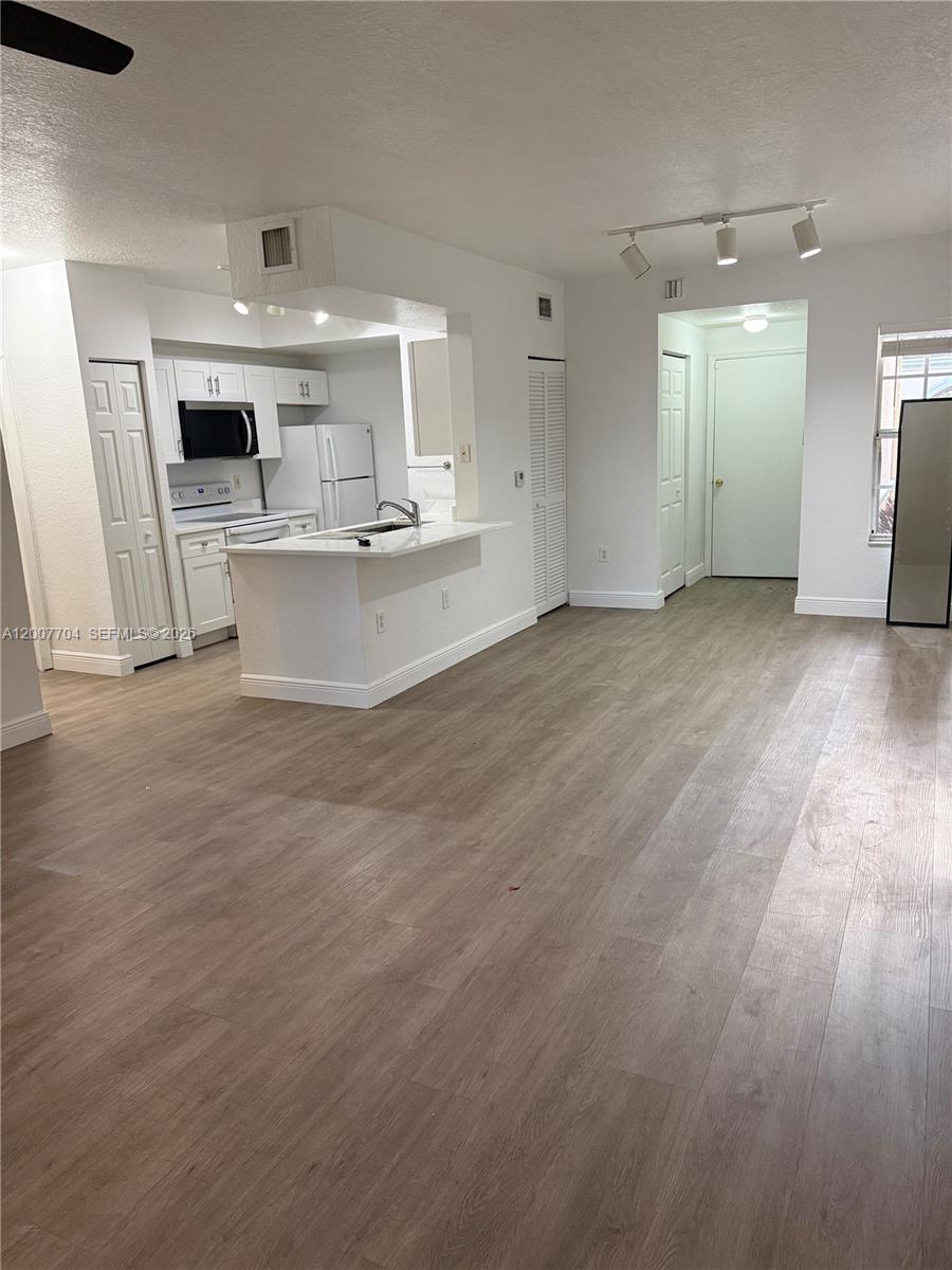 AVENTINE AT MIRAMAR CONDO - Residential