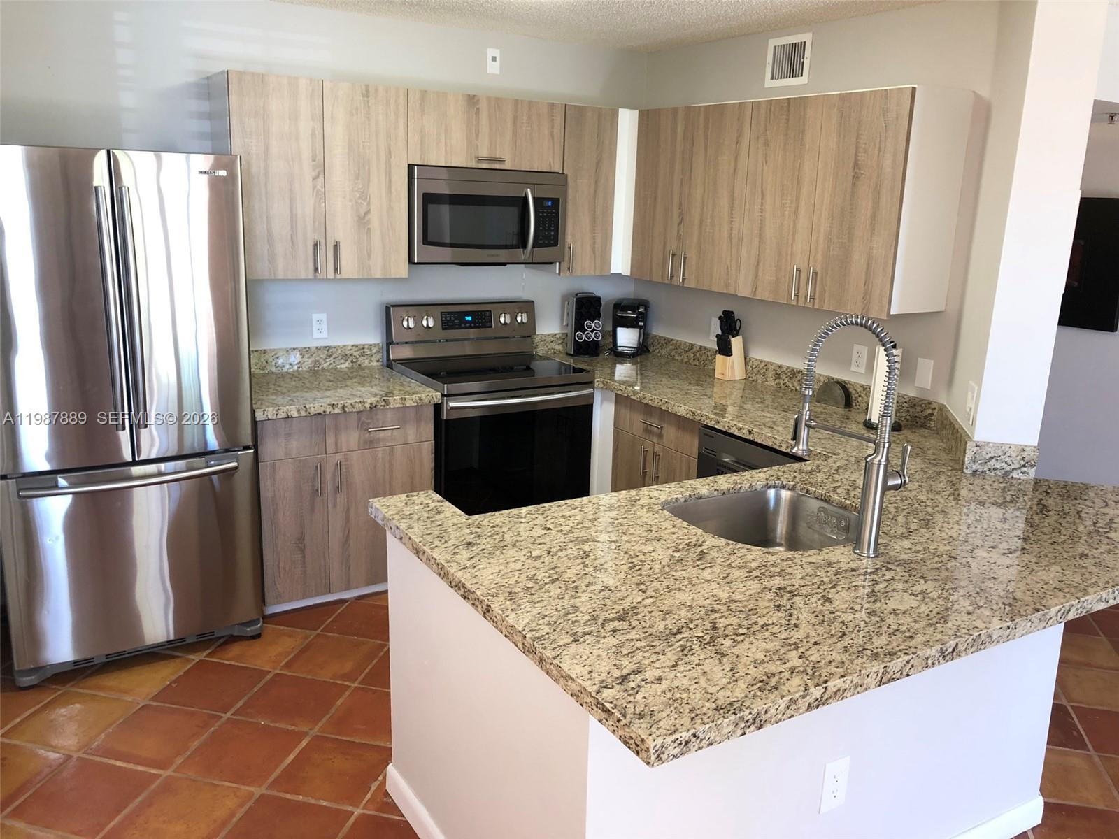 THE YACHT CLUB AT AVENTUR - Residential Lease