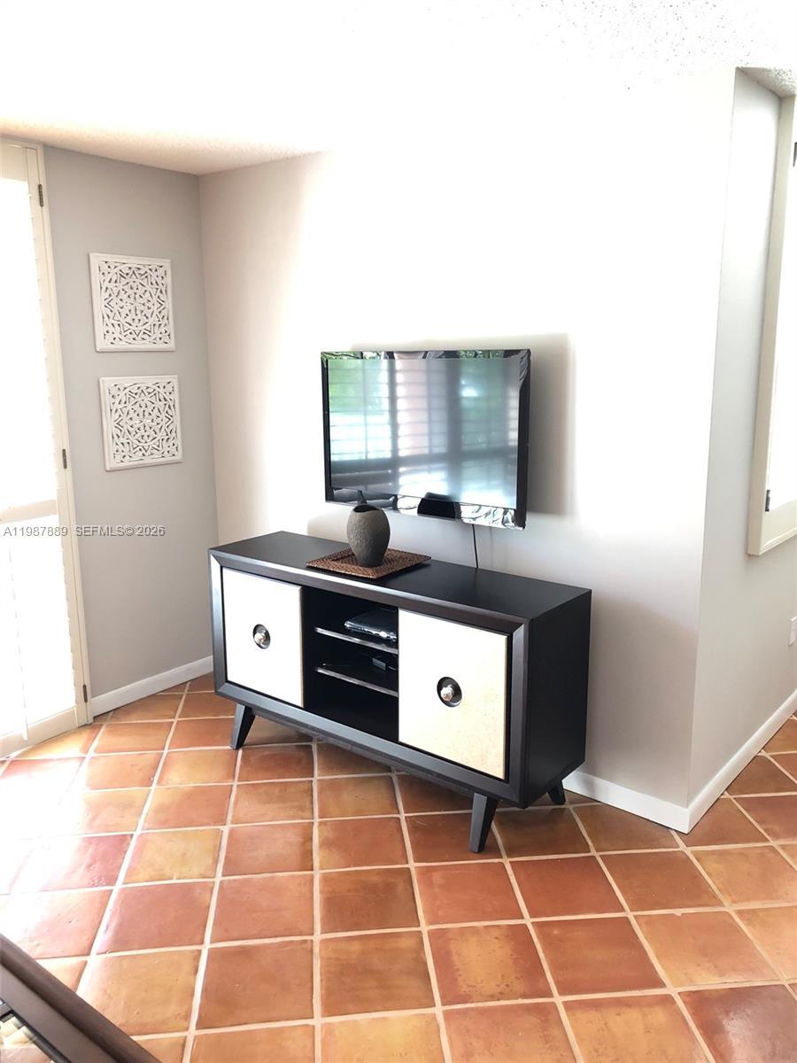 19901 E Country Club Dr 2206