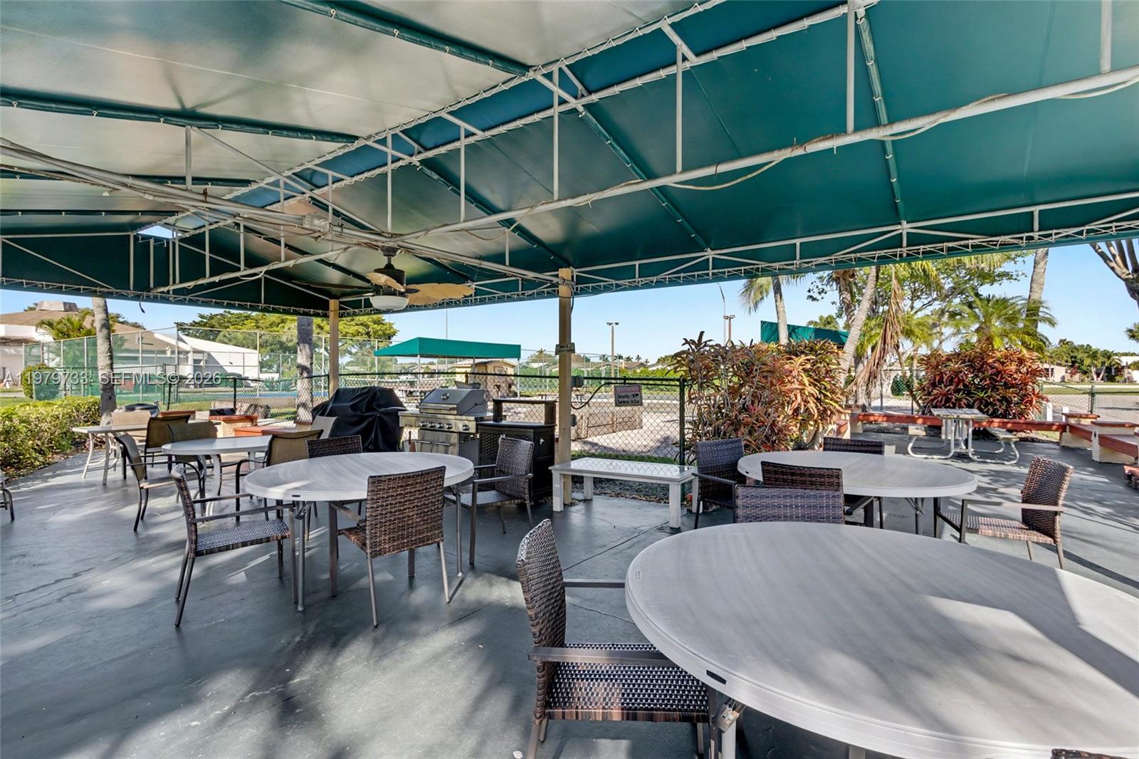 ROYAL PARK GARDENS I-C CO - Residential Lease