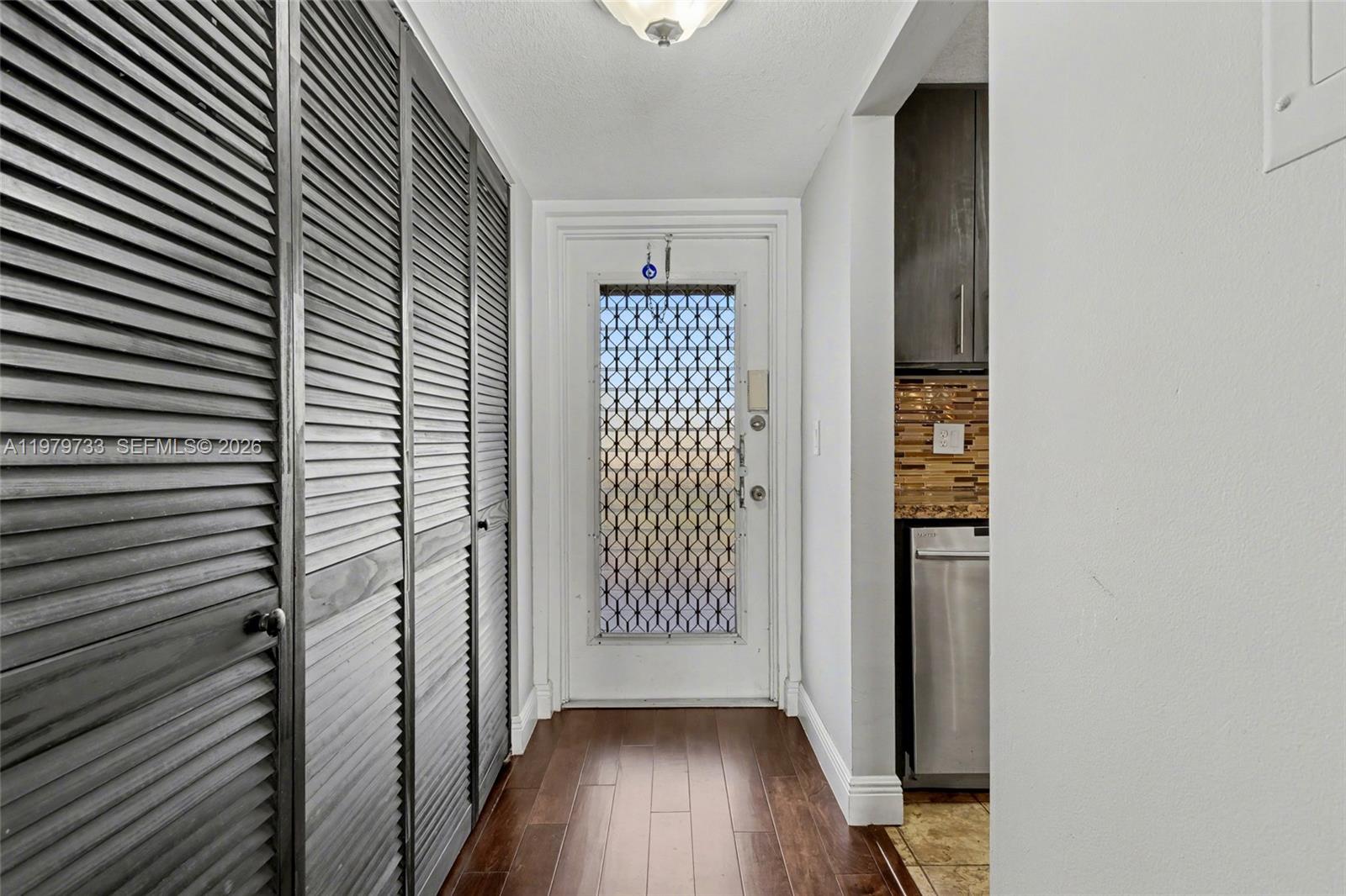 ROYAL PARK GARDENS I-C CO - Residential Lease