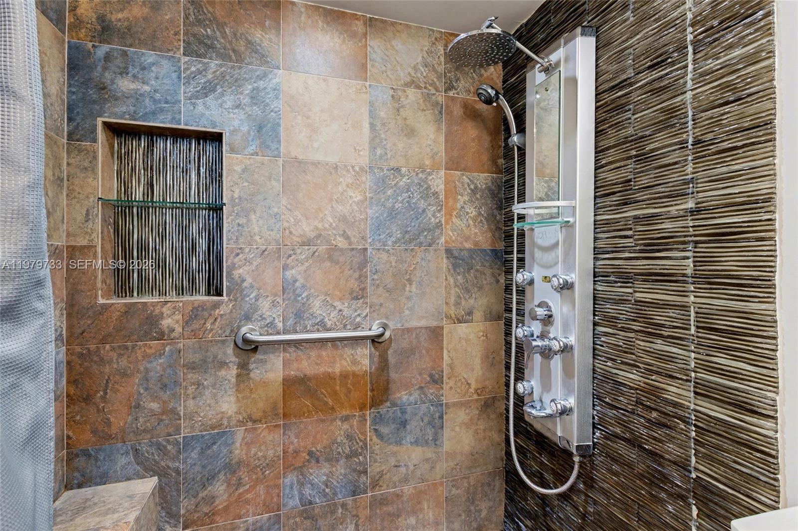 ROYAL PARK GARDENS I-C CO - Residential Lease