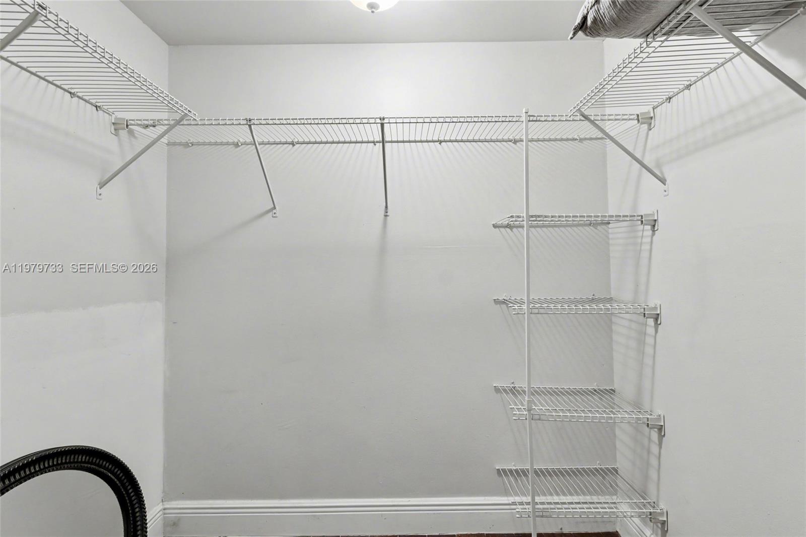 ROYAL PARK GARDENS I-C CO - Residential Lease