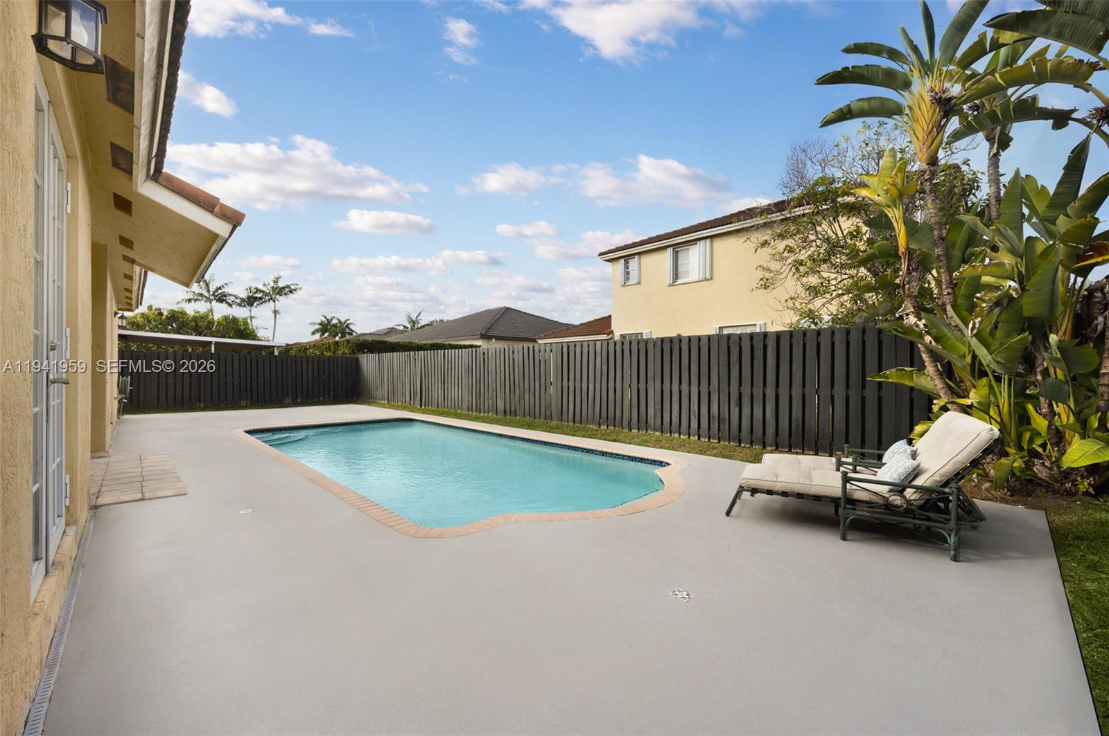 GARDEN HILLS WEST - Residential Lease