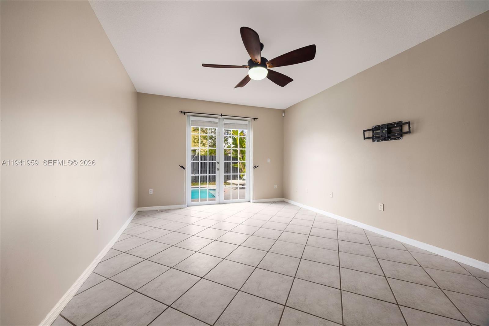 GARDEN HILLS WEST - Residential Lease