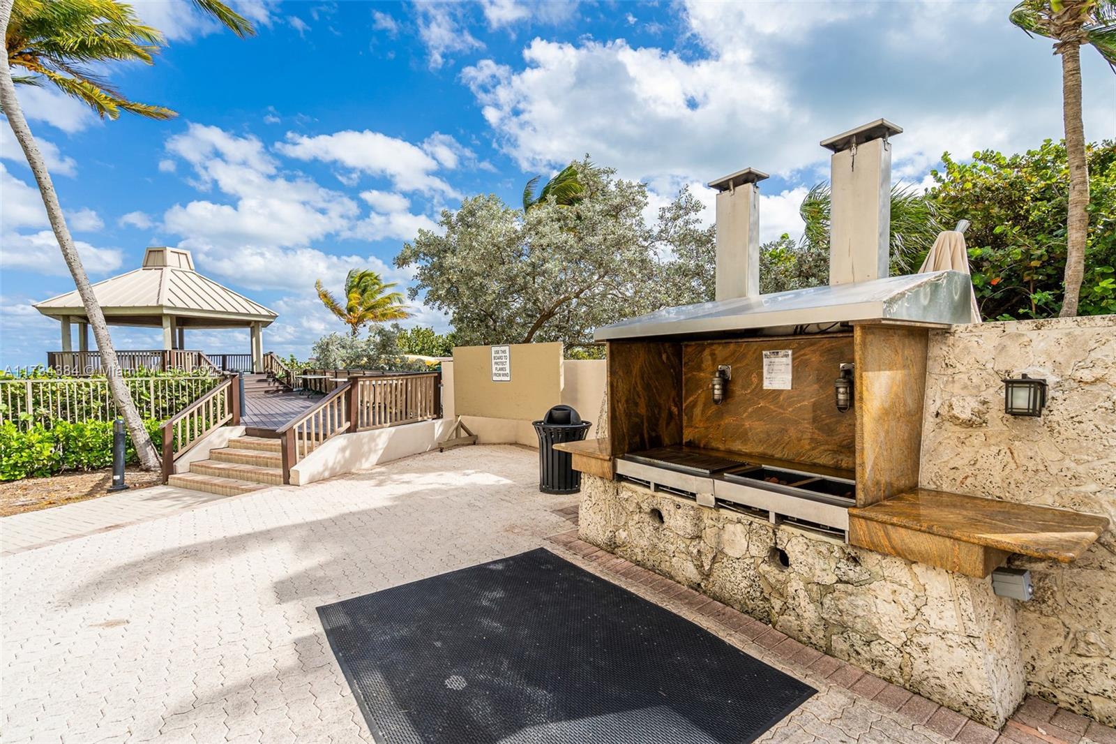 TOWERS OF KEY BISCAYNE CO - Residential