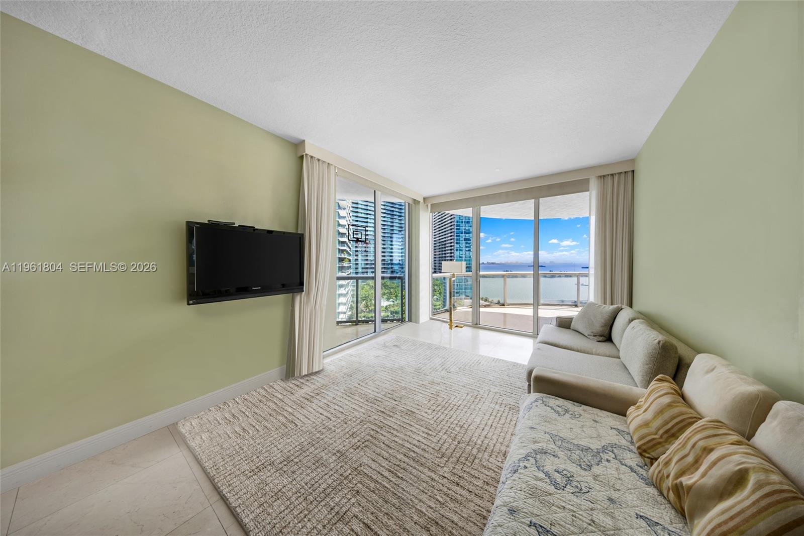 PLATINUM CONDO - Residential