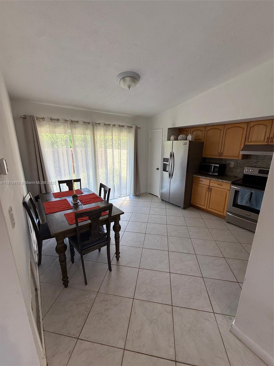 DEVON-AIRE VILLAS SEC 5 - Residential