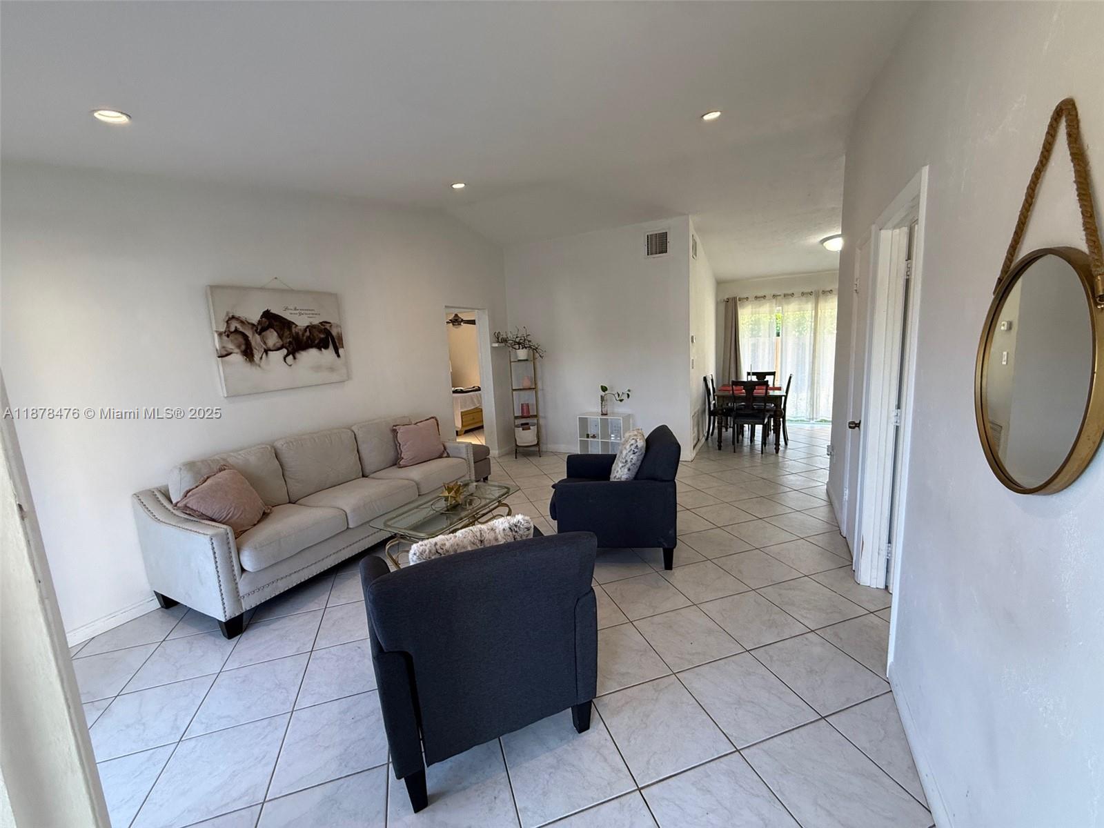 DEVON-AIRE VILLAS SEC 5 - Residential