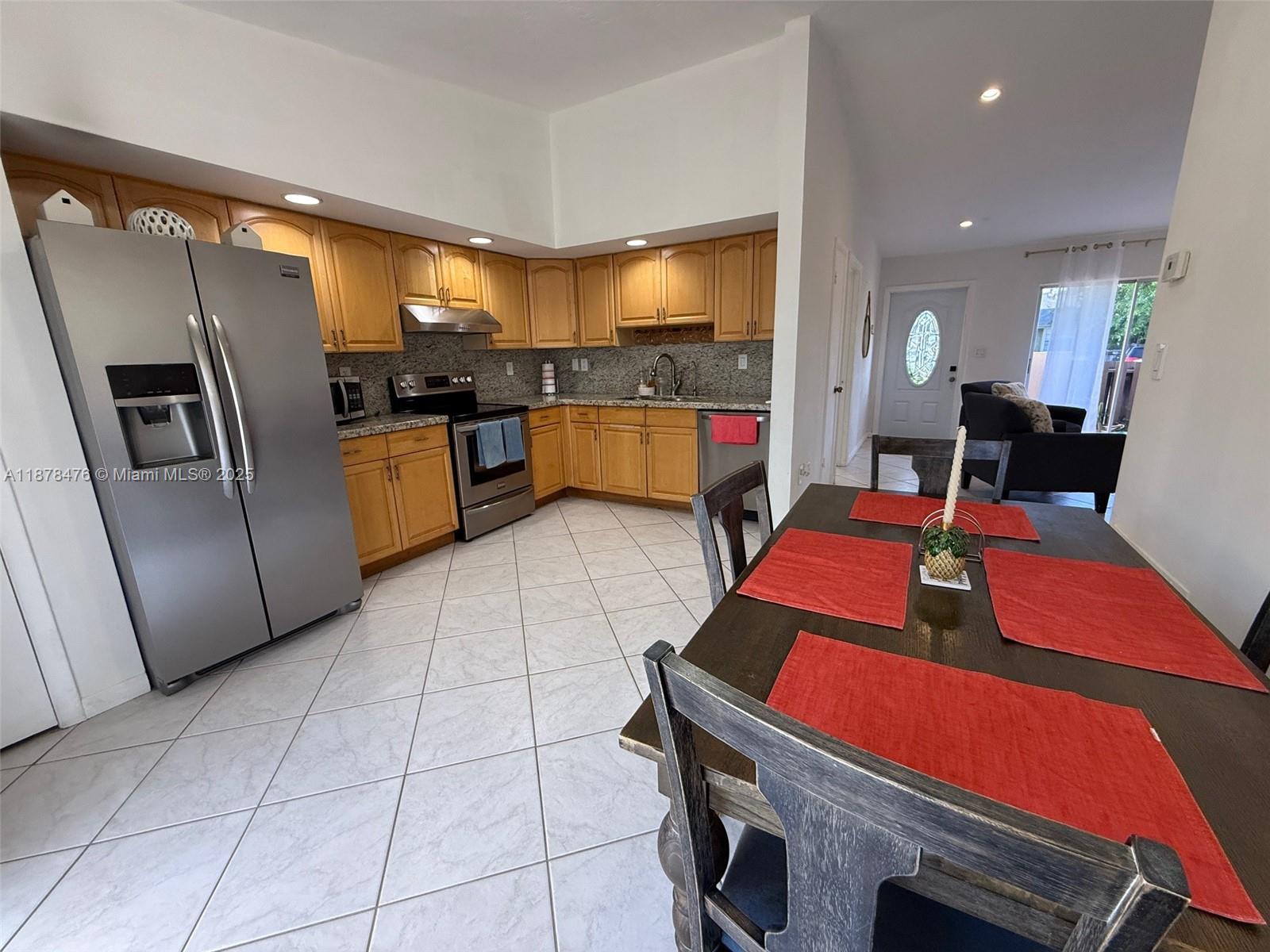 DEVON-AIRE VILLAS SEC 5 - Residential