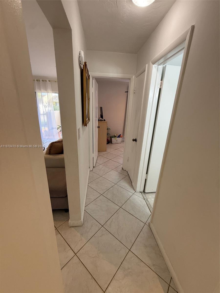 DEVON-AIRE VILLAS SEC 5 - Residential