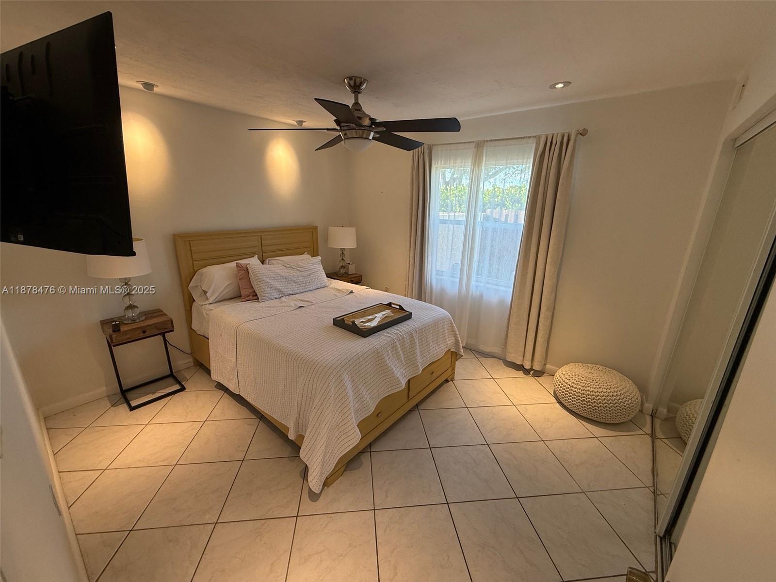 DEVON-AIRE VILLAS SEC 5 - Residential