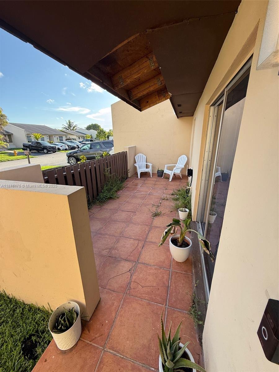 DEVON-AIRE VILLAS SEC 5 - Residential