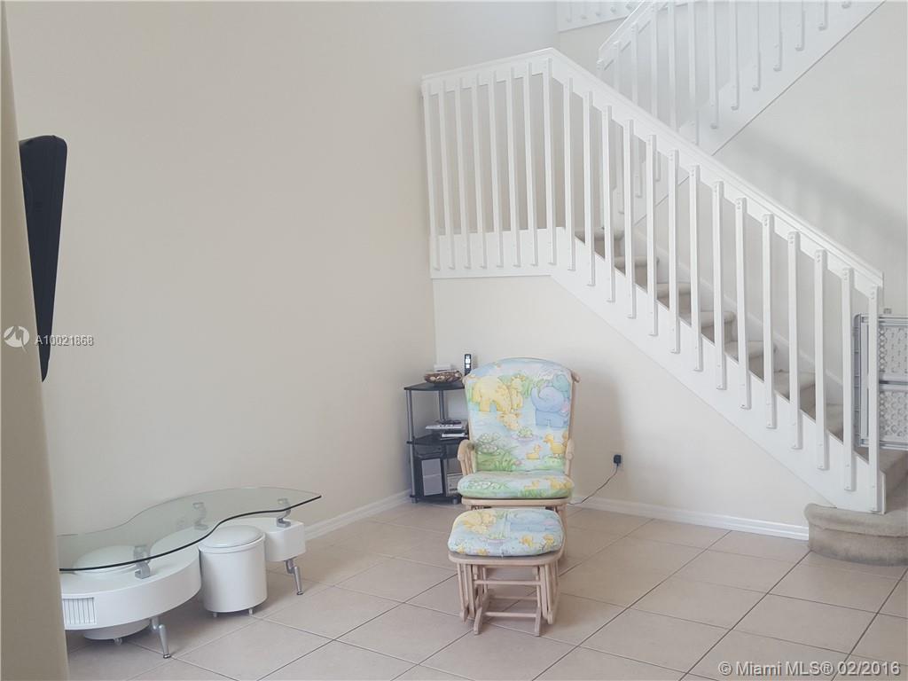 Maple Ridge 167-38 B - Residential