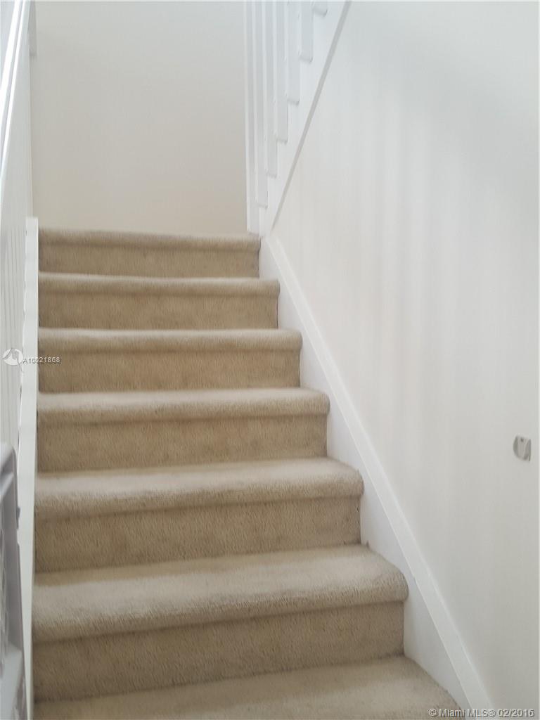 Maple Ridge 167-38 B - Residential