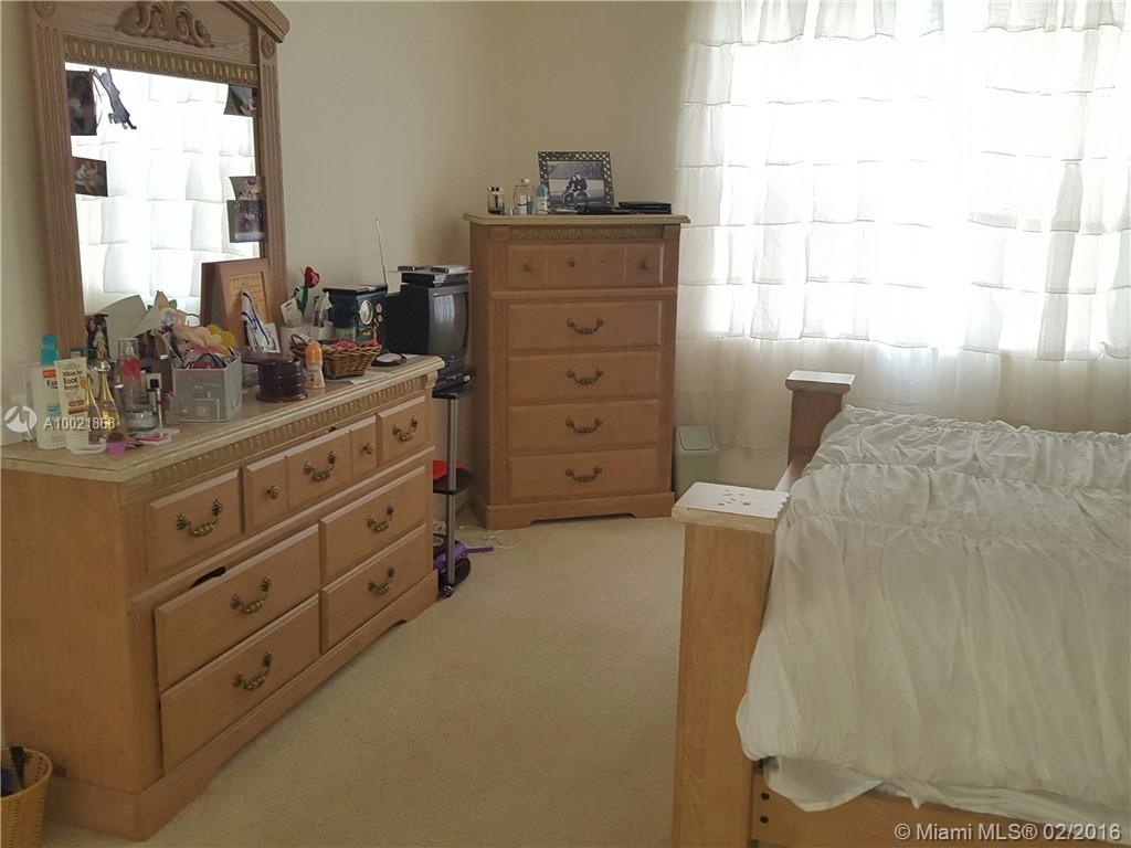 Maple Ridge 167-38 B - Residential