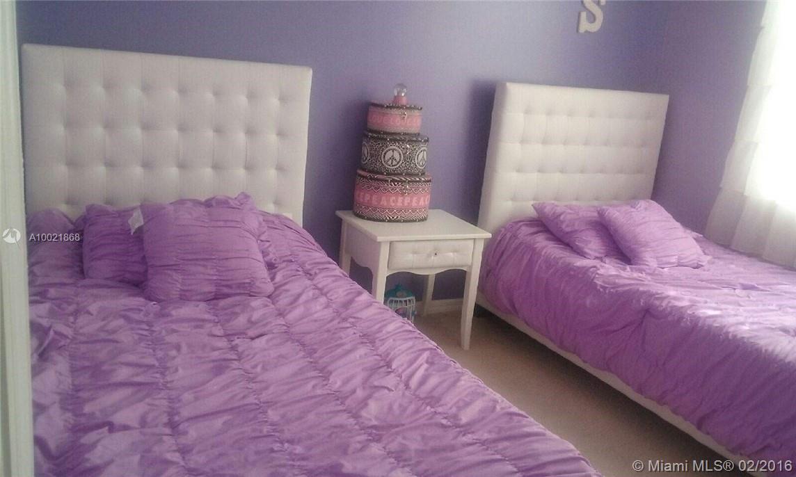 Maple Ridge 167-38 B - Residential