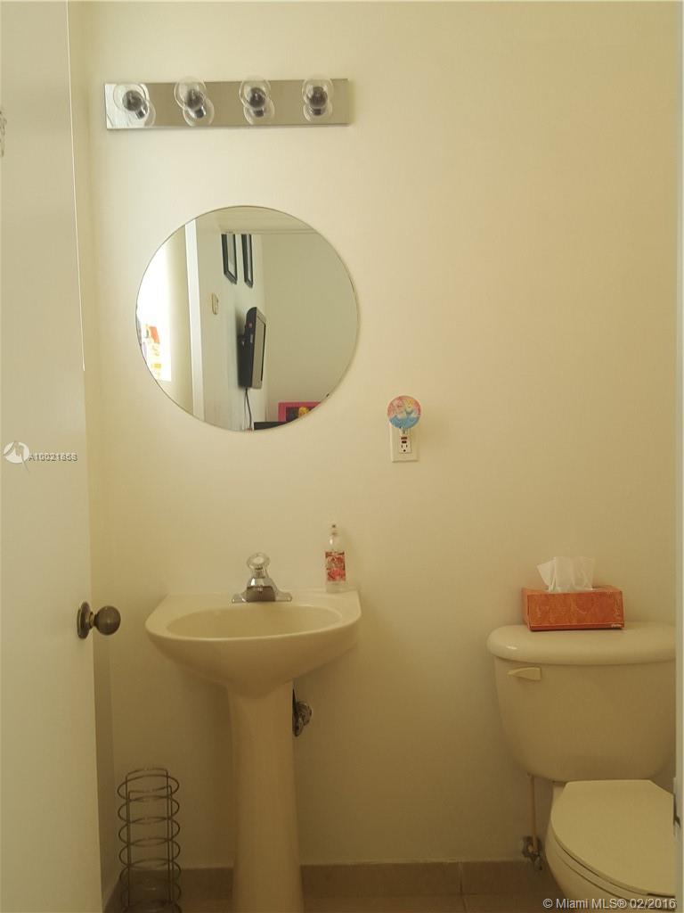 Maple Ridge 167-38 B - Residential