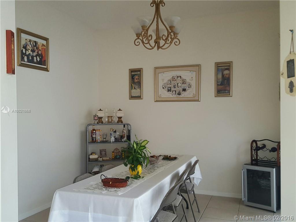 Maple Ridge 167-38 B - Residential