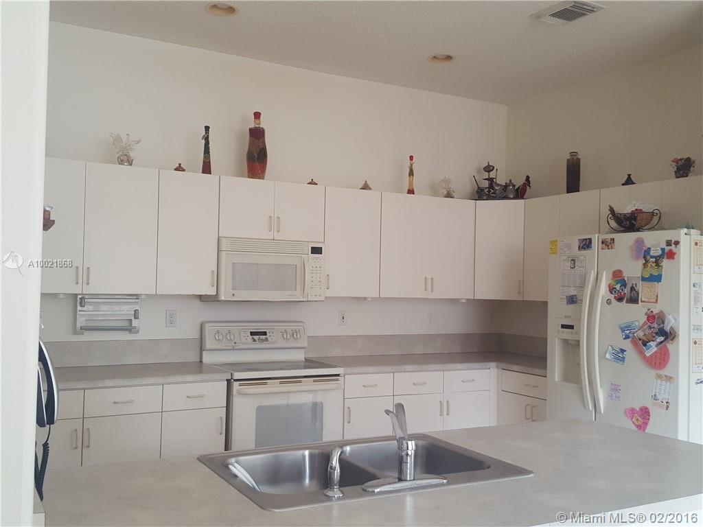 Maple Ridge 167-38 B - Residential