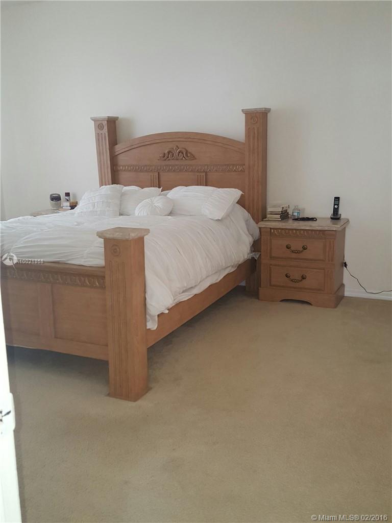 Maple Ridge 167-38 B - Residential