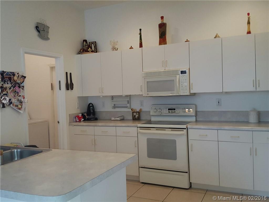 Maple Ridge 167-38 B - Residential