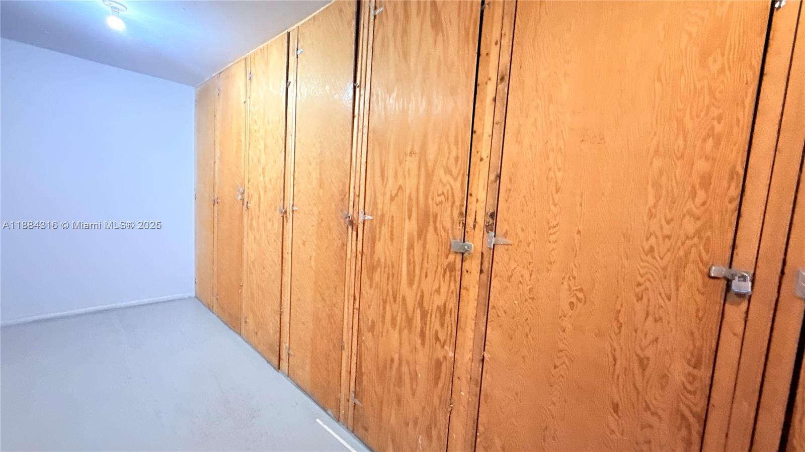 THREE HORIZONS SOUTH COND - Residential Lease