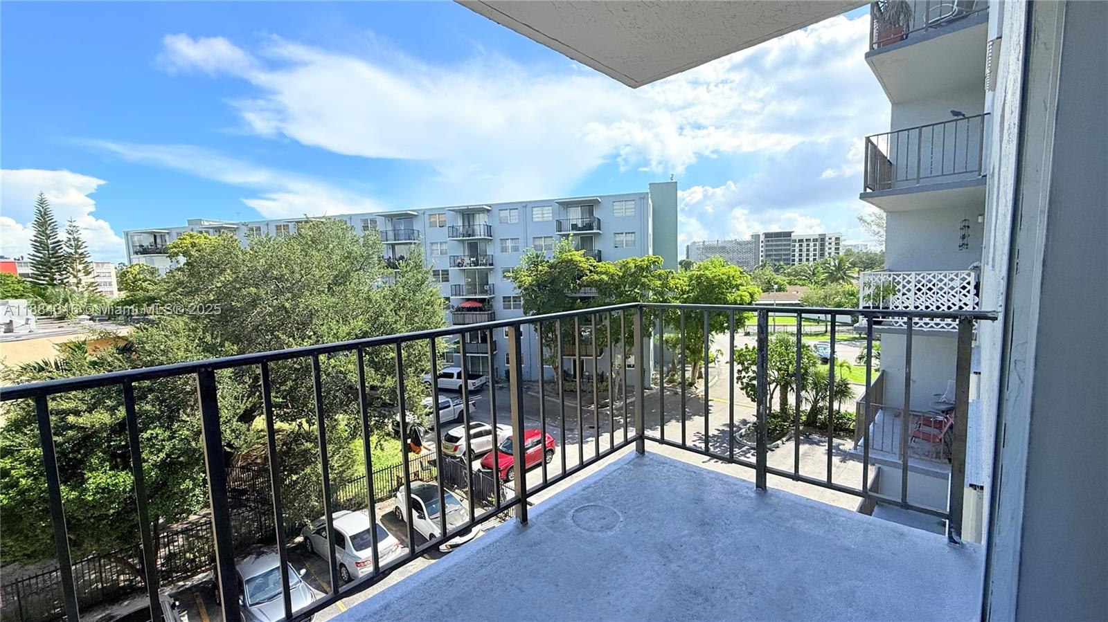 THREE HORIZONS SOUTH COND - Residential Lease